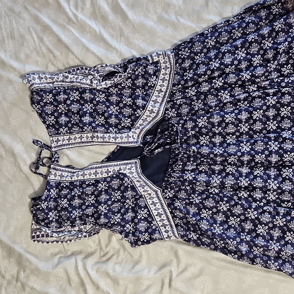 -in loom-, medium, navy blue and white dress - Picture 2 of 3